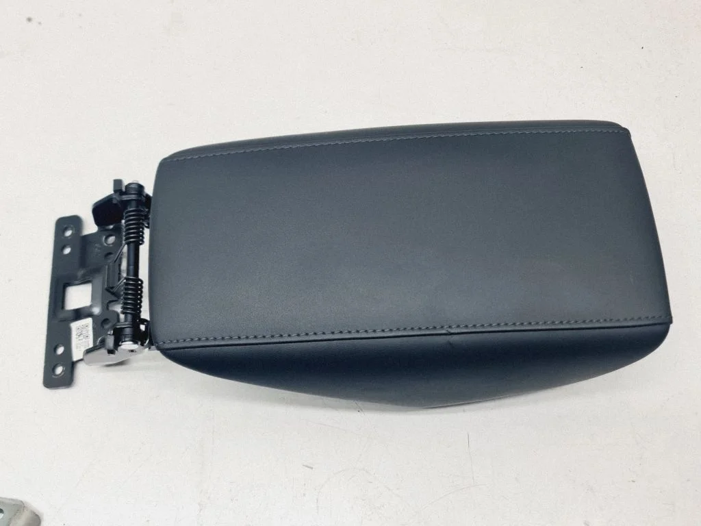 Armrest 84660AT000