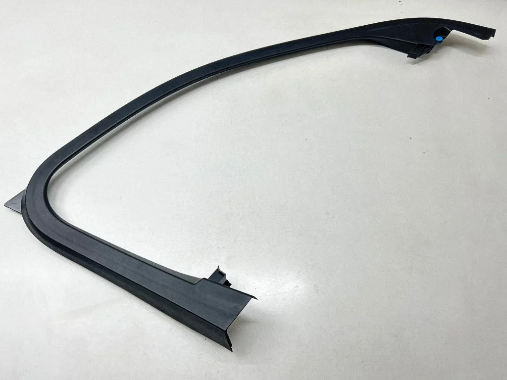Front door trim bar 31455061
