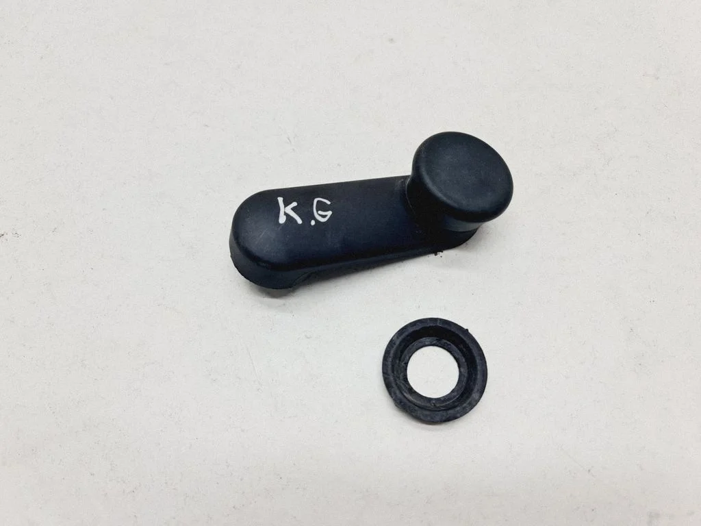 Rear door window winding handle 366703013