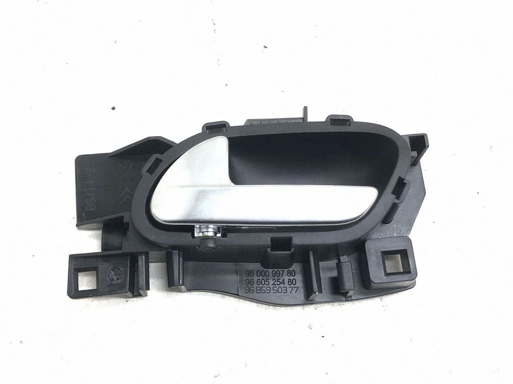 Rear door handle trim 9143T8
