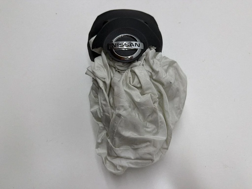 Steering wheel airbag