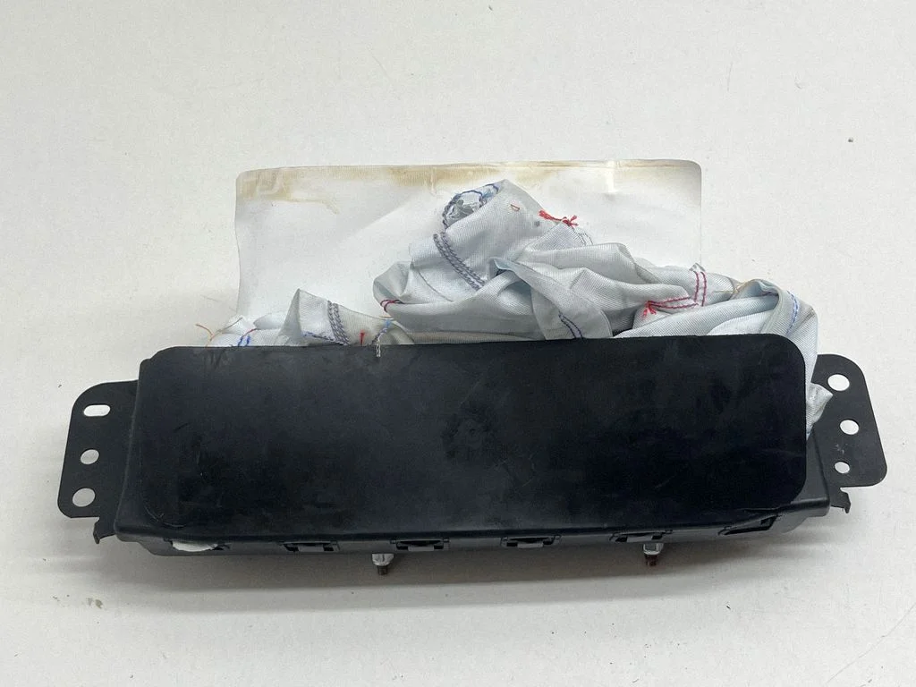 Knee airbag 0080P1120014