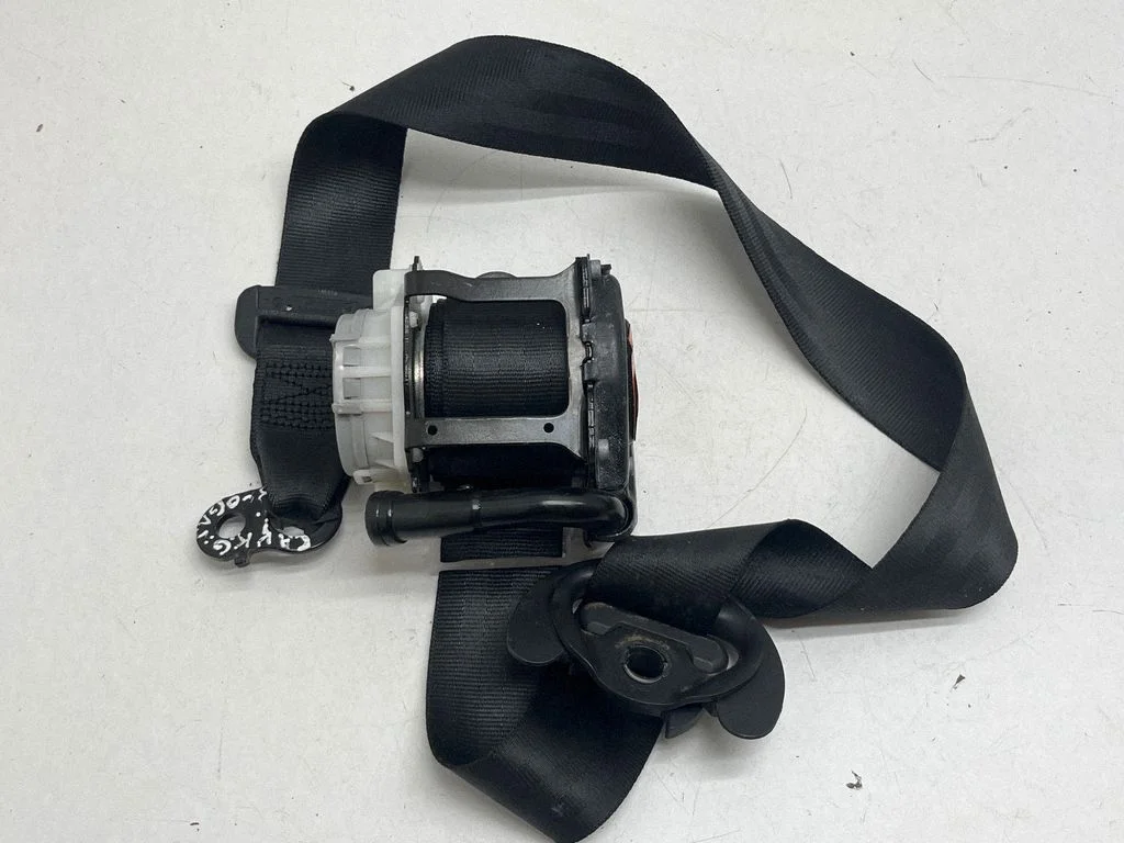 Rear seatbelt – Porsche Cayenne (9Y0 9Y3) (2018-)