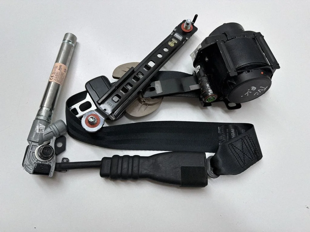 Priekšējā drošības josta 88810D3500