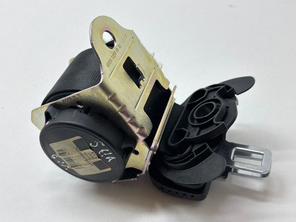 Middle seatbelt (rear) 615534800C