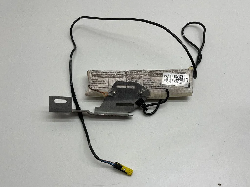 Istme turvapadi 7P0880441A