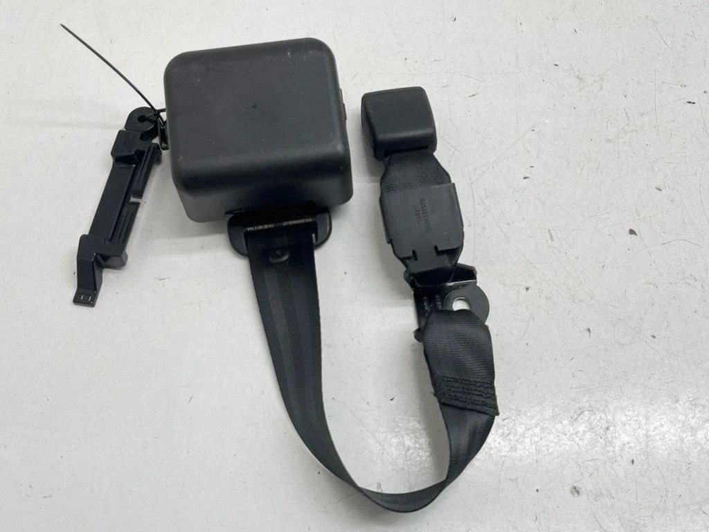 Middle seatbelt (rear) 17A857807E