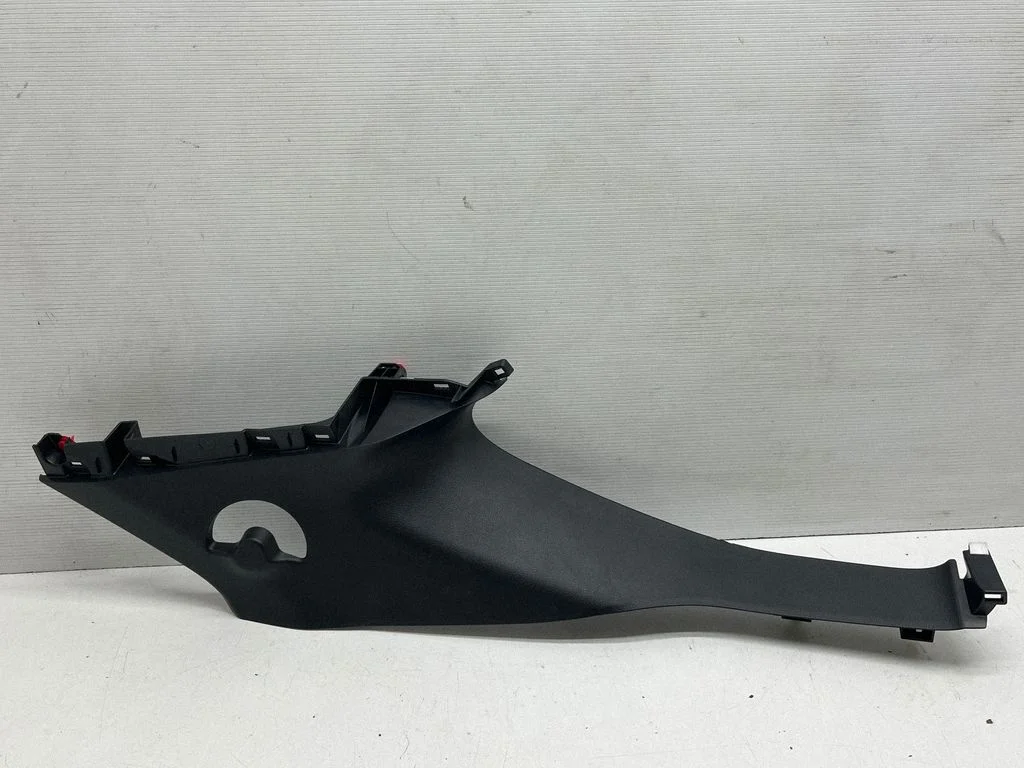 (D) pillar trim (bottom) 624700E200