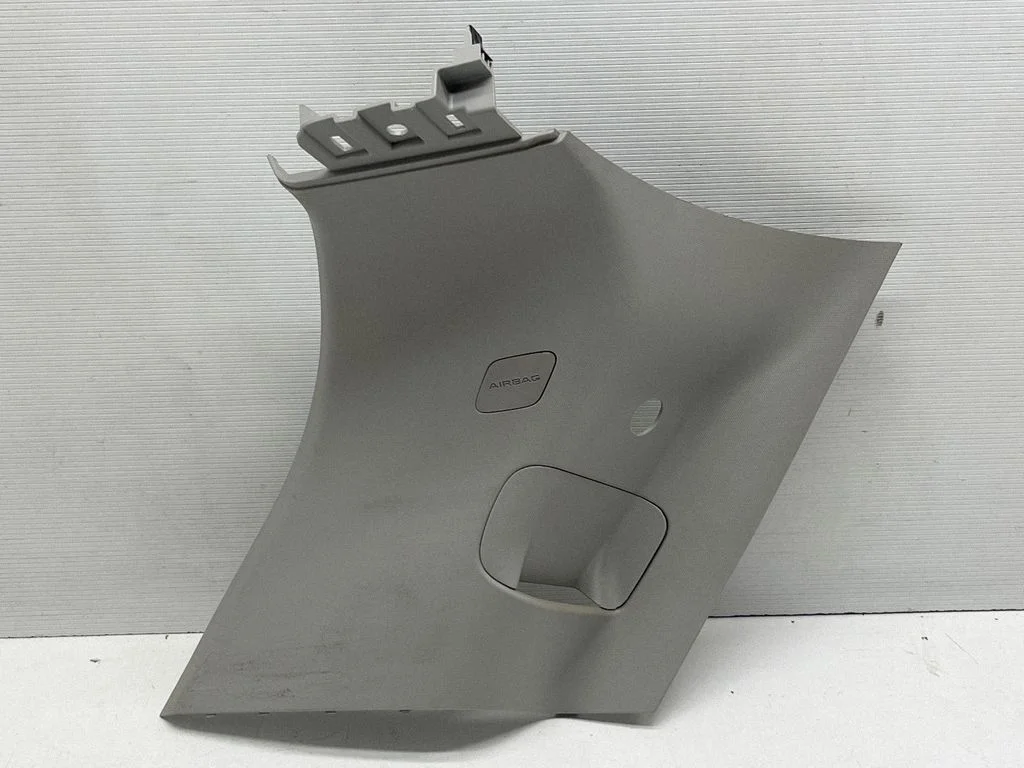 (D) pillar trim (bottom) – Jeep Grand Cherokee WL (2021-)