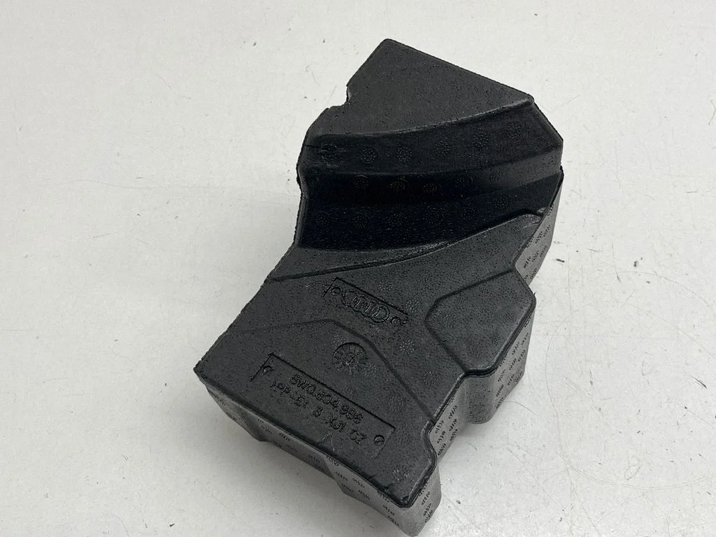 Osłona wnęki koła zapasowego 8W0804986