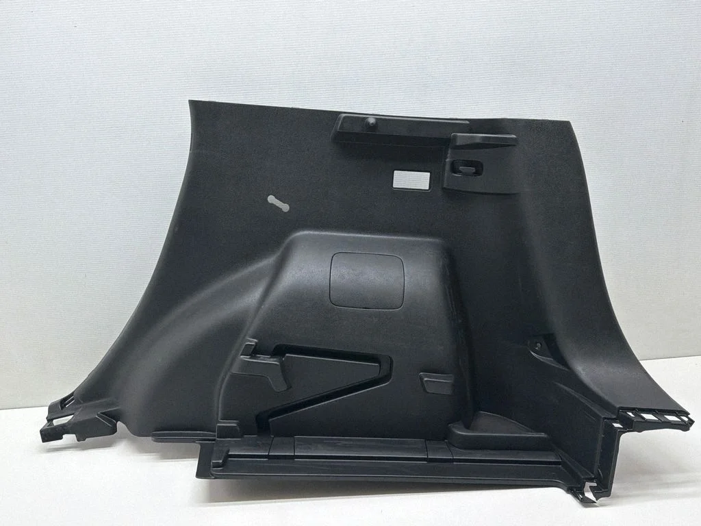Pagasiruumi külje viimistluspaneel 849543VY0E – Nissan Note (E12) (2014-2016)