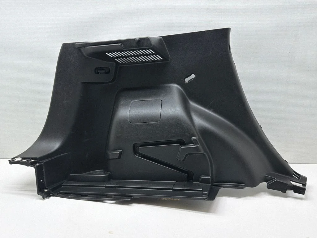 Pagasiruumi külje viimistluspaneel 849553VV0A – Nissan Note (E12) (2014-2016)