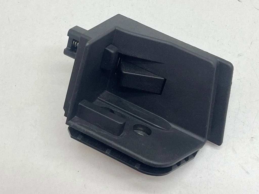 Parcel shelf load cover mount bracket 51477396582
