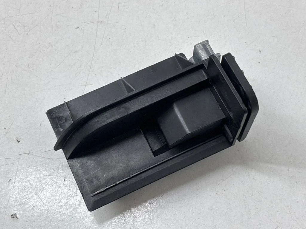 Parcel shelf load cover mount bracket 9928100013