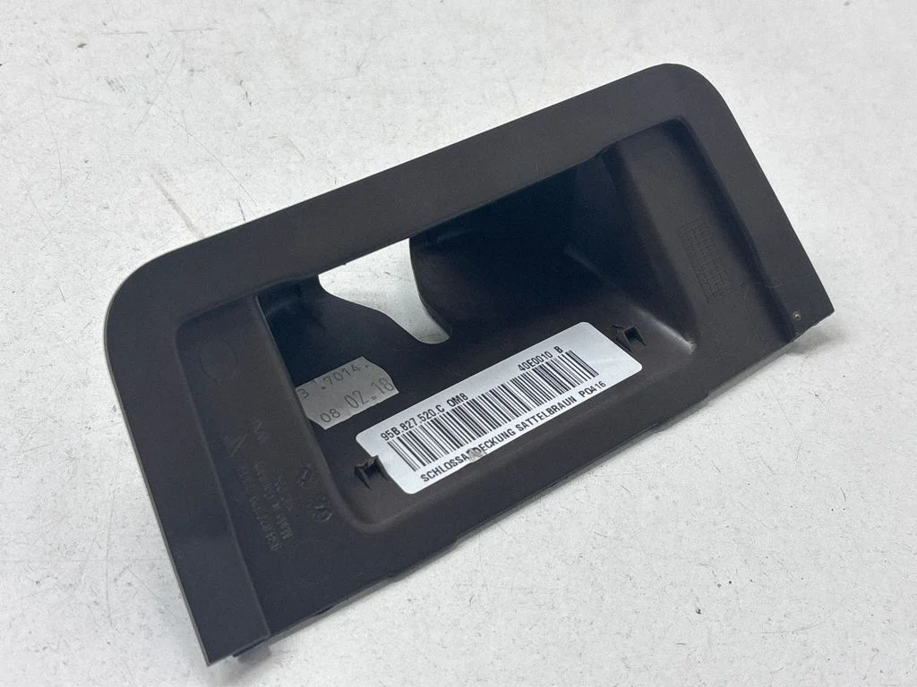 Tailgate/boot lid lock trim – Porsche Macan (95B) (2014-2018)