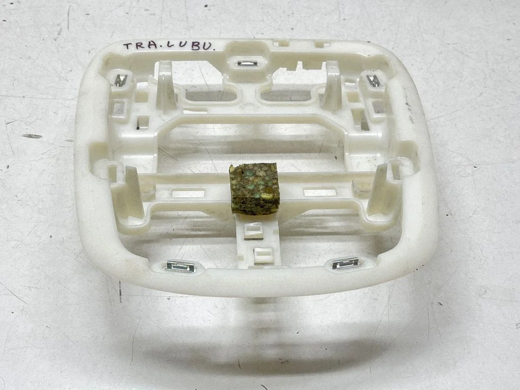 Laevoodri valgustuskonsooli viimistlus – Peugeot Traveller (2016-)