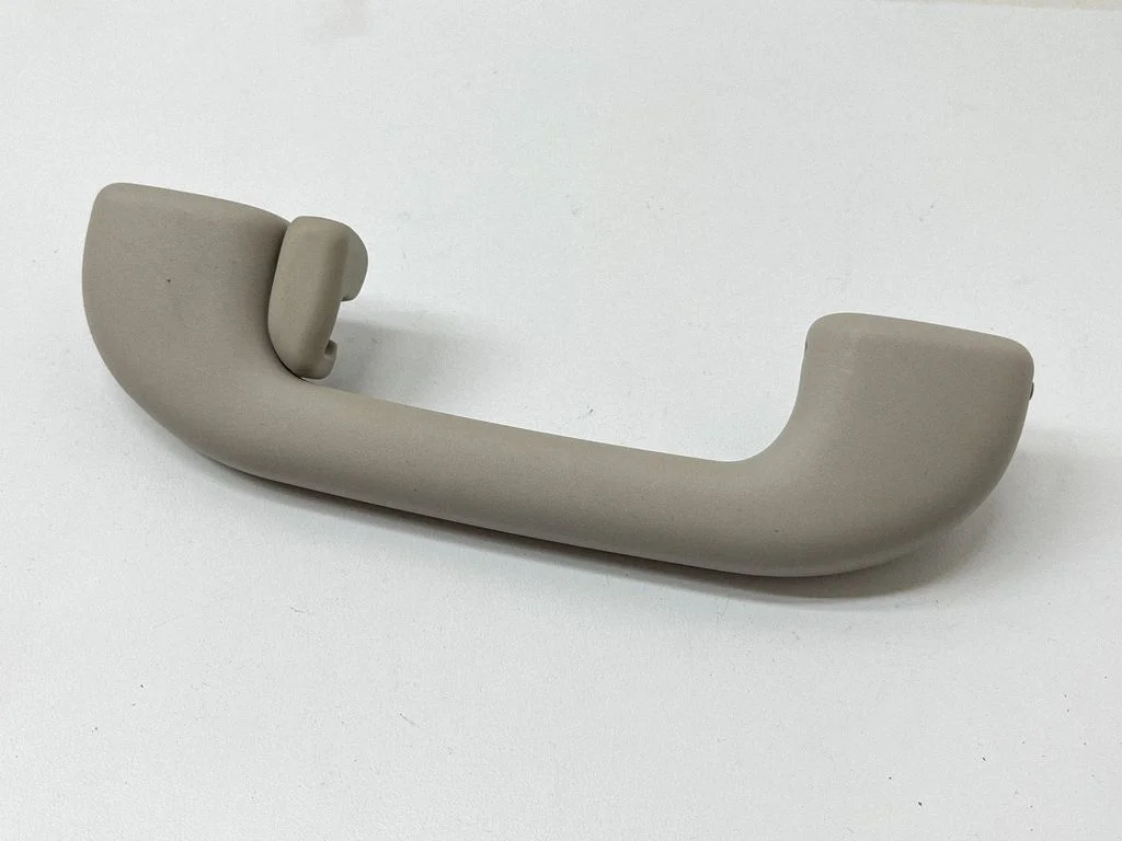 Rear interior roof grab handle 5XQ46TRMAA