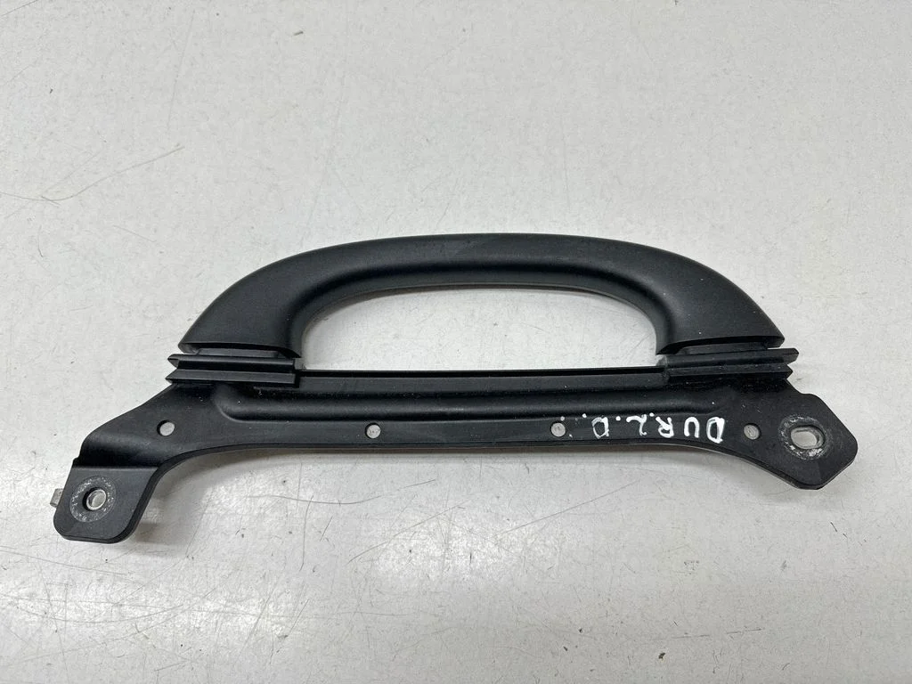 Tagumine lae käepide P6EM33DX9AA