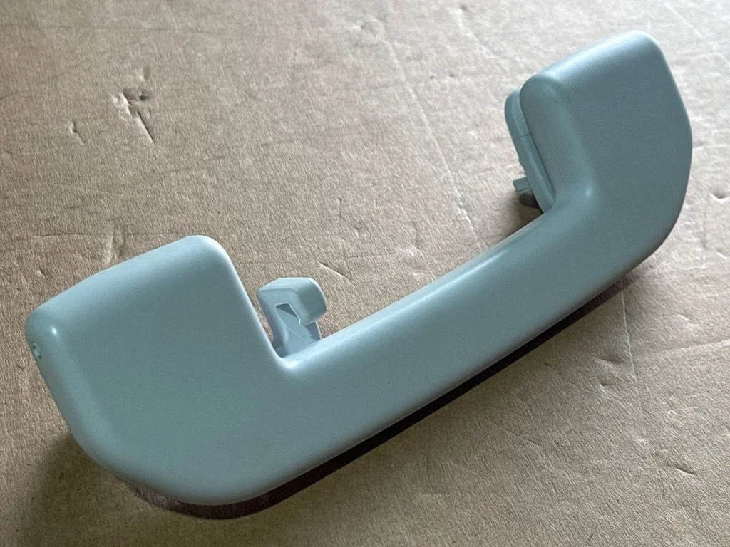 Rear interior roof grab handle – rear right