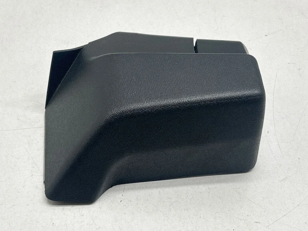 Seat belt trim – Volvo V70 (2014-2016)