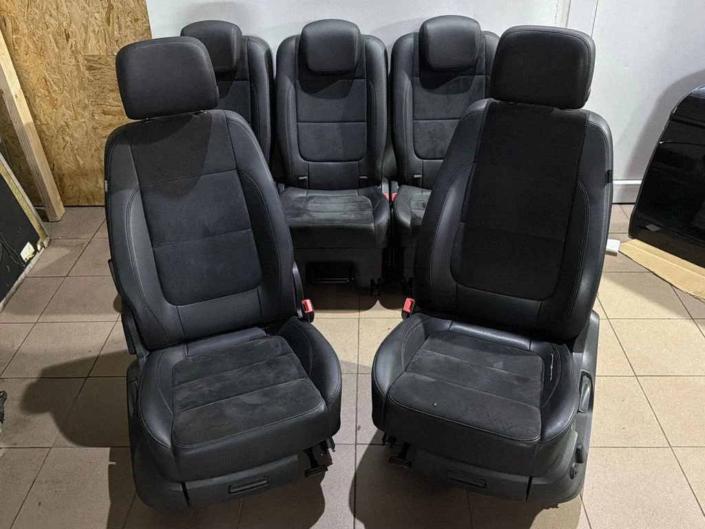 Seat set 7N0883405AF