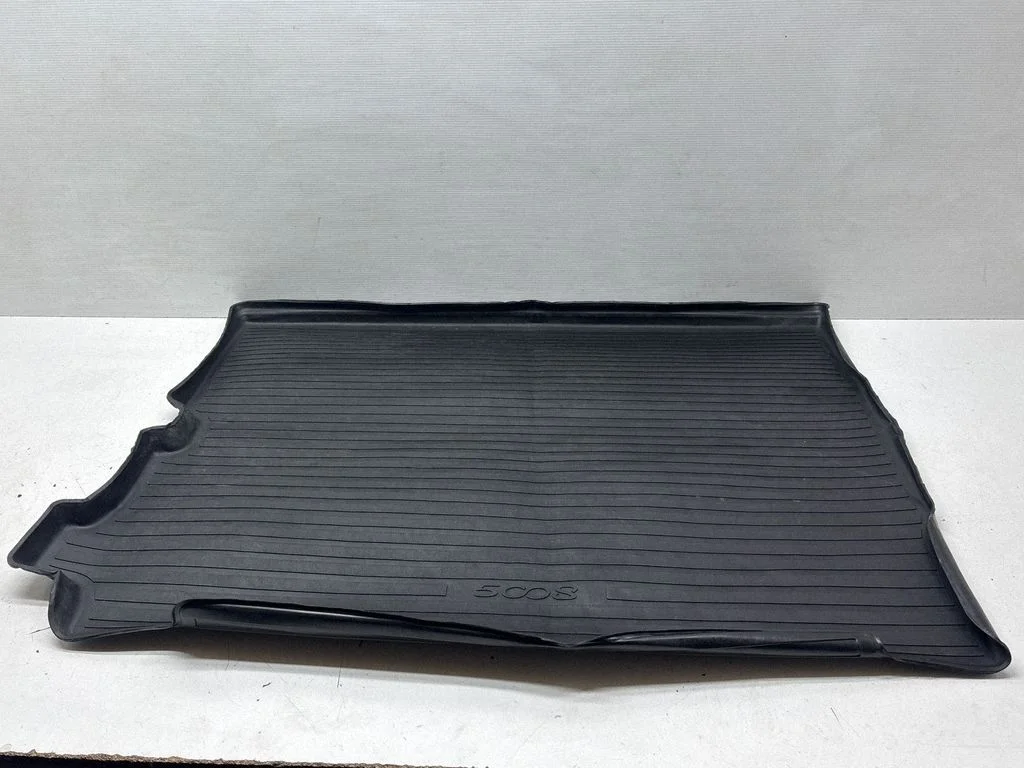 Rubber trunk/boot mat liner