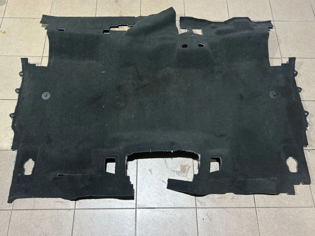 Rear floor carpet liner P6VU991X7AA