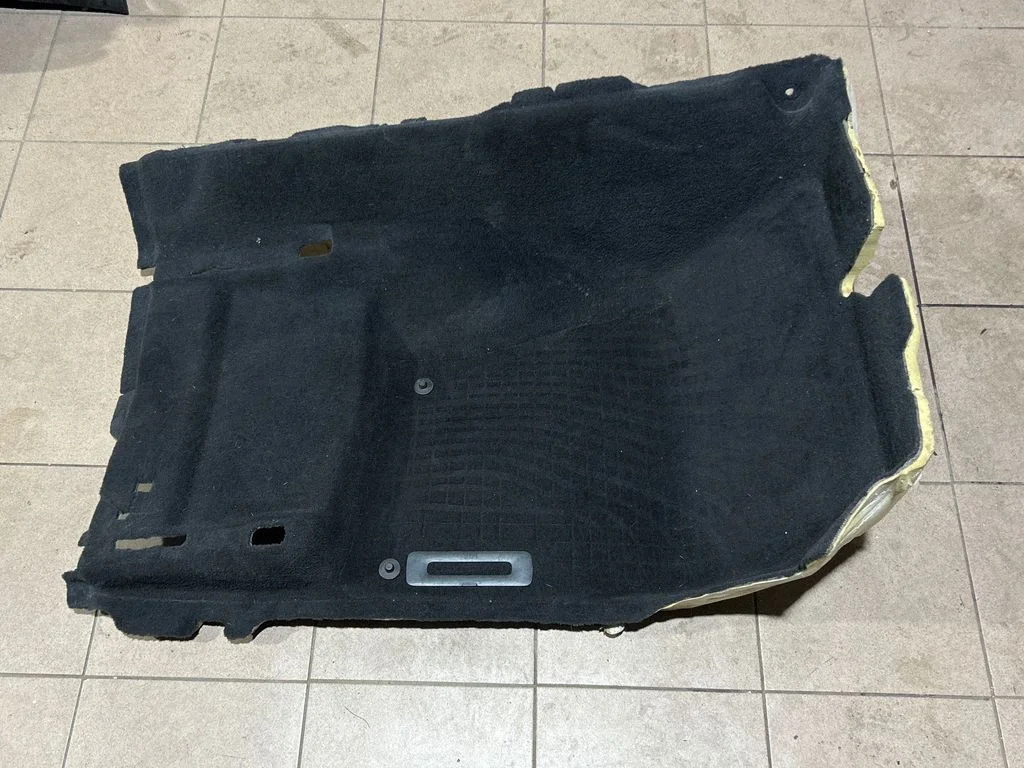 Front floor carpet liner – front right
