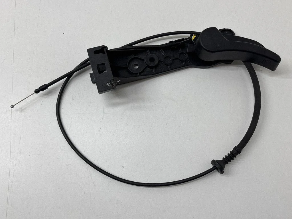 Engine bonnet (hood) release handle 51237398009