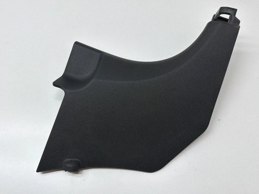 Kāju telpas sānu apdare 85826D3000