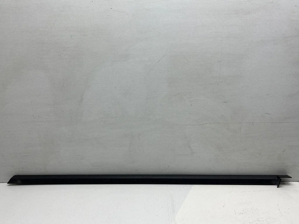 Side skirt front trim – Porsche Cayenne (92A) (2010-2017)