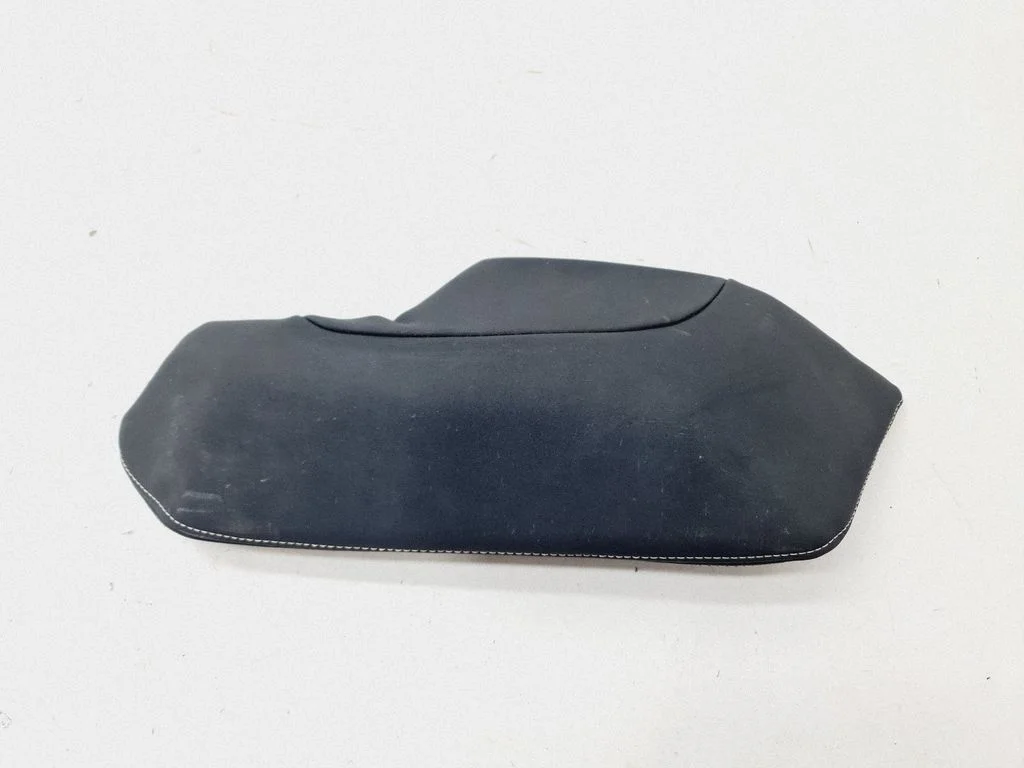Rear seat side top trim 039802944