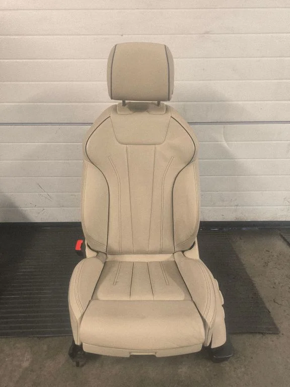 Fotel kierowcy 8W0881361