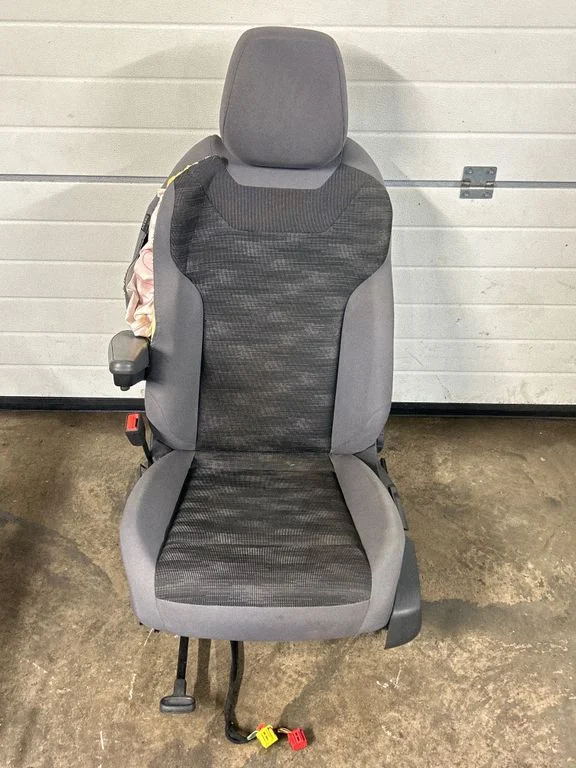 Front driver seat 5WA881105D