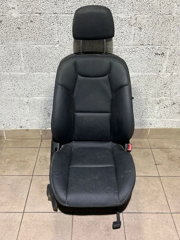 Front passenger seat – front right