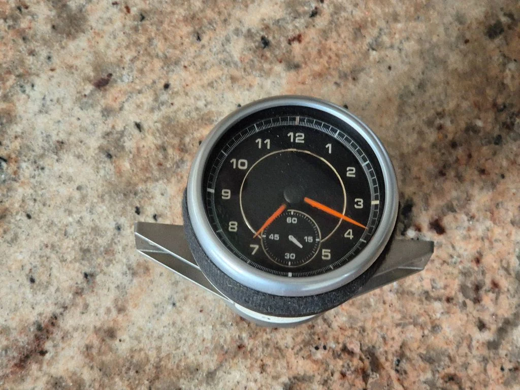 Clock 7P5919204D