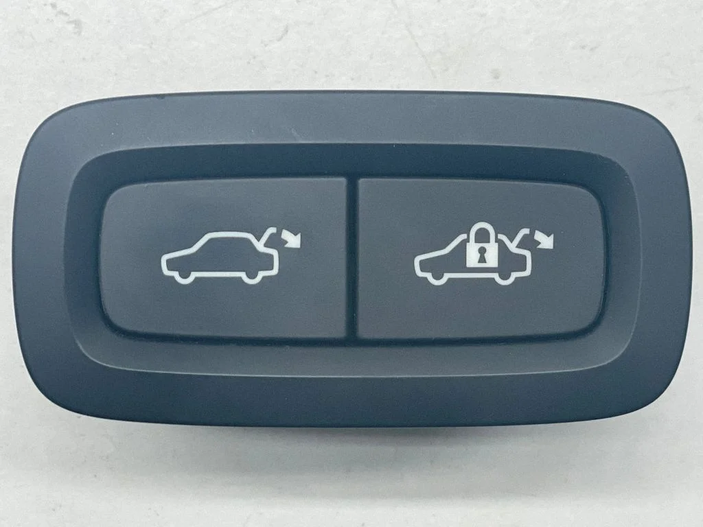 Tailgate/boot open switch button 31674801