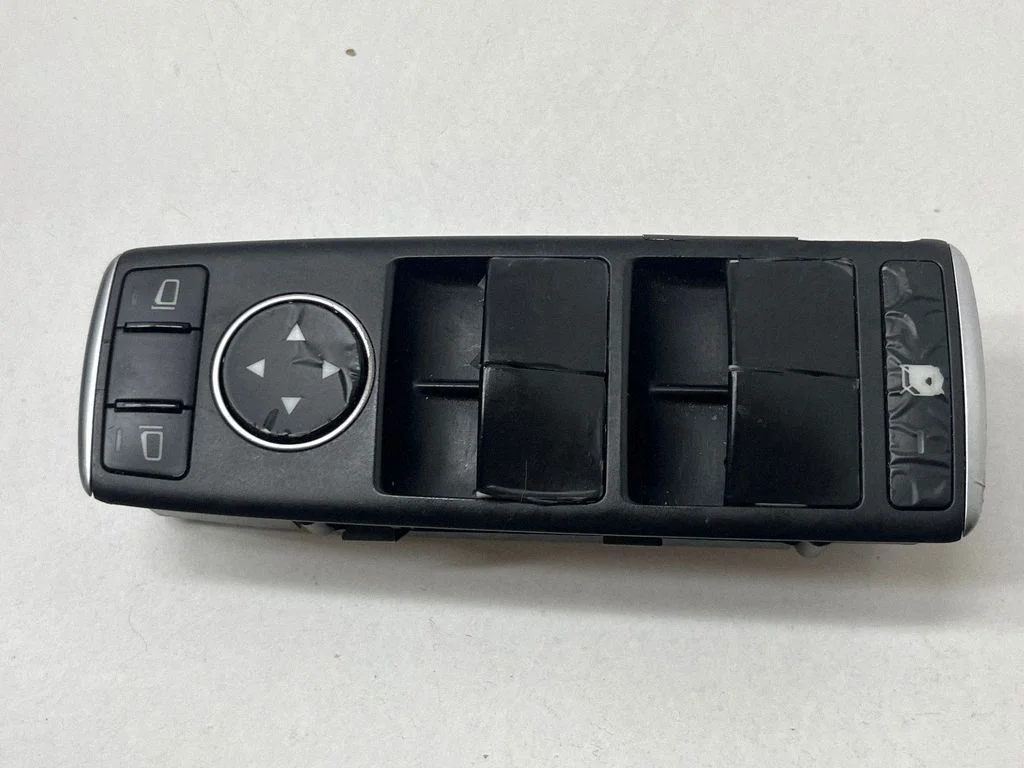 Elektrisko logu slēdzis – Mercedes-Benz CLA klase C117 X117 W117 (2013-2019)