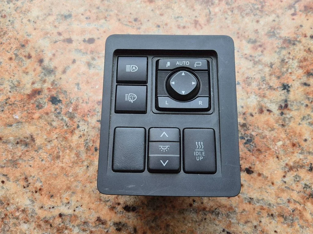 Other switches/knobs/shifts 554460230
