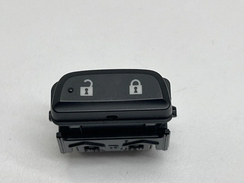 Central locking switch button 83078CC000