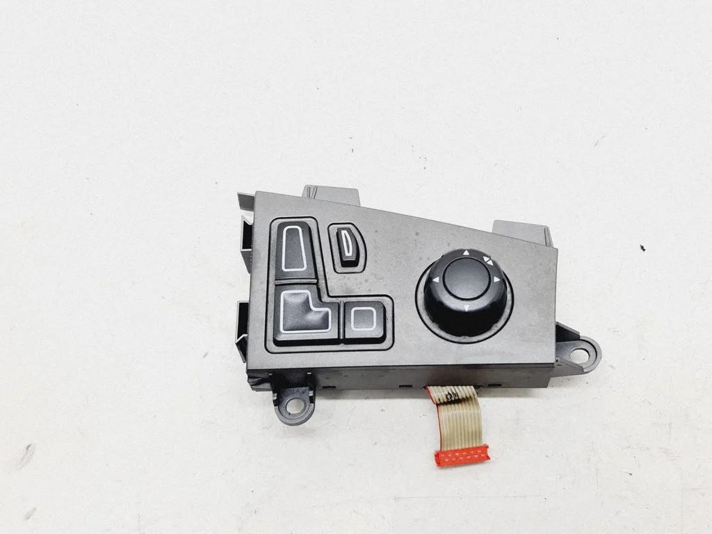 Seat control switch 6918383