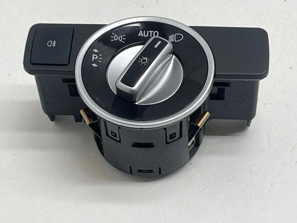 Light switch – front