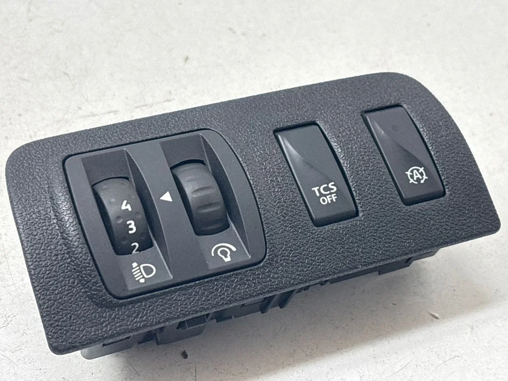Headlight level height control switch – Renault Megane III (2009-2016)