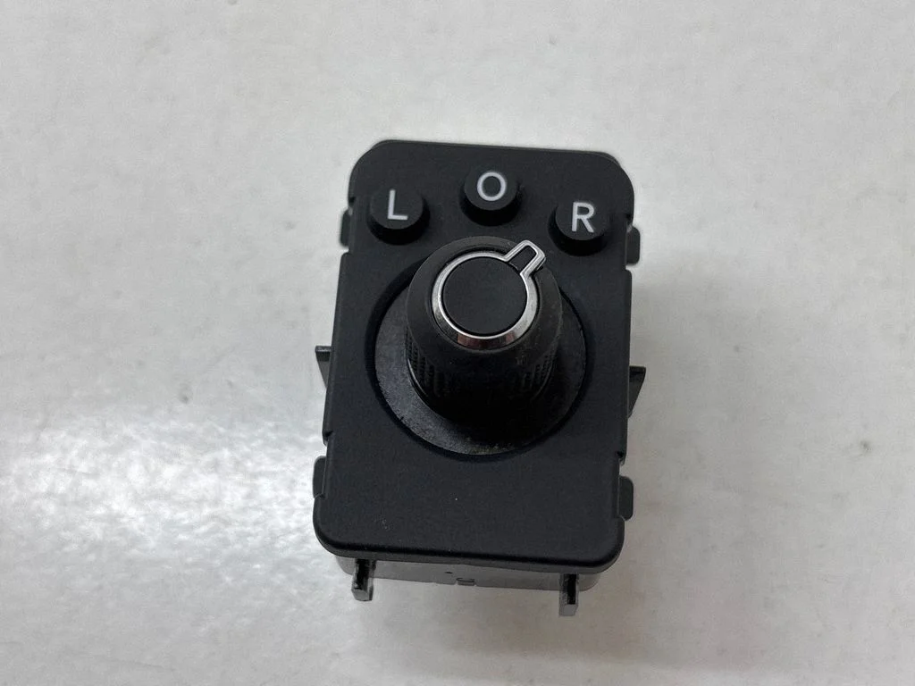 Wing mirror switch 68381734AC