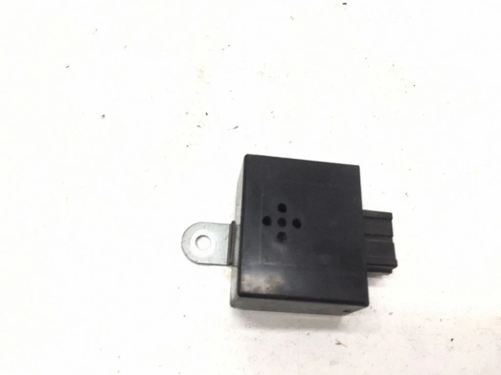 Signaalitoru relee – Mitsubishi Pajero Sport I (1996-2008)