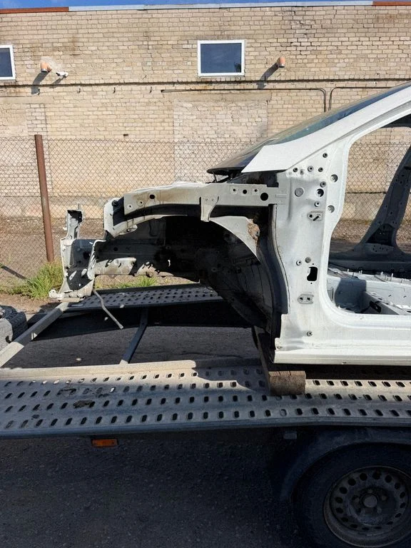 Front quarter panel – front left