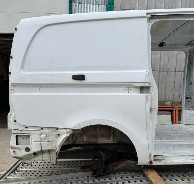 Rear quarter panel – rear right