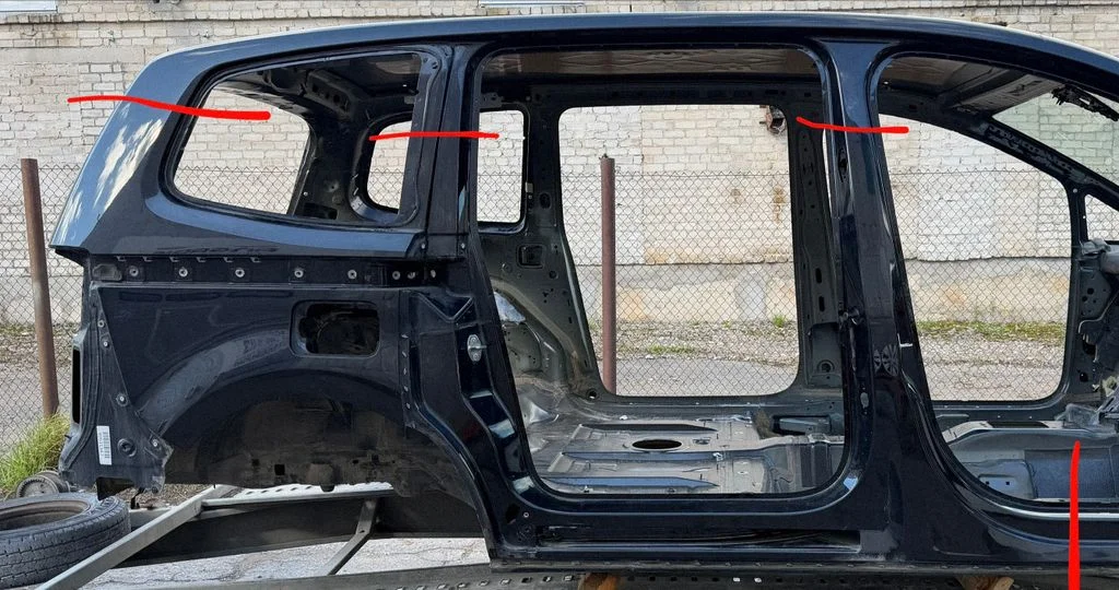 Rear quarter panel – rear right