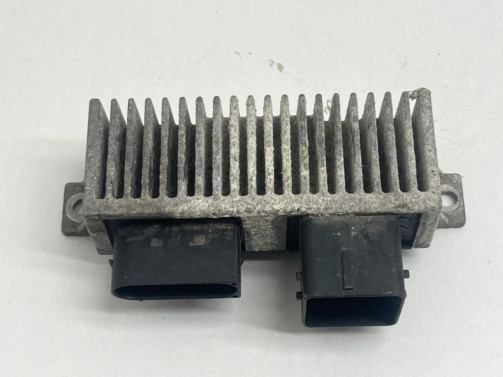 Eelsüüteküünalde relee 271206395R
