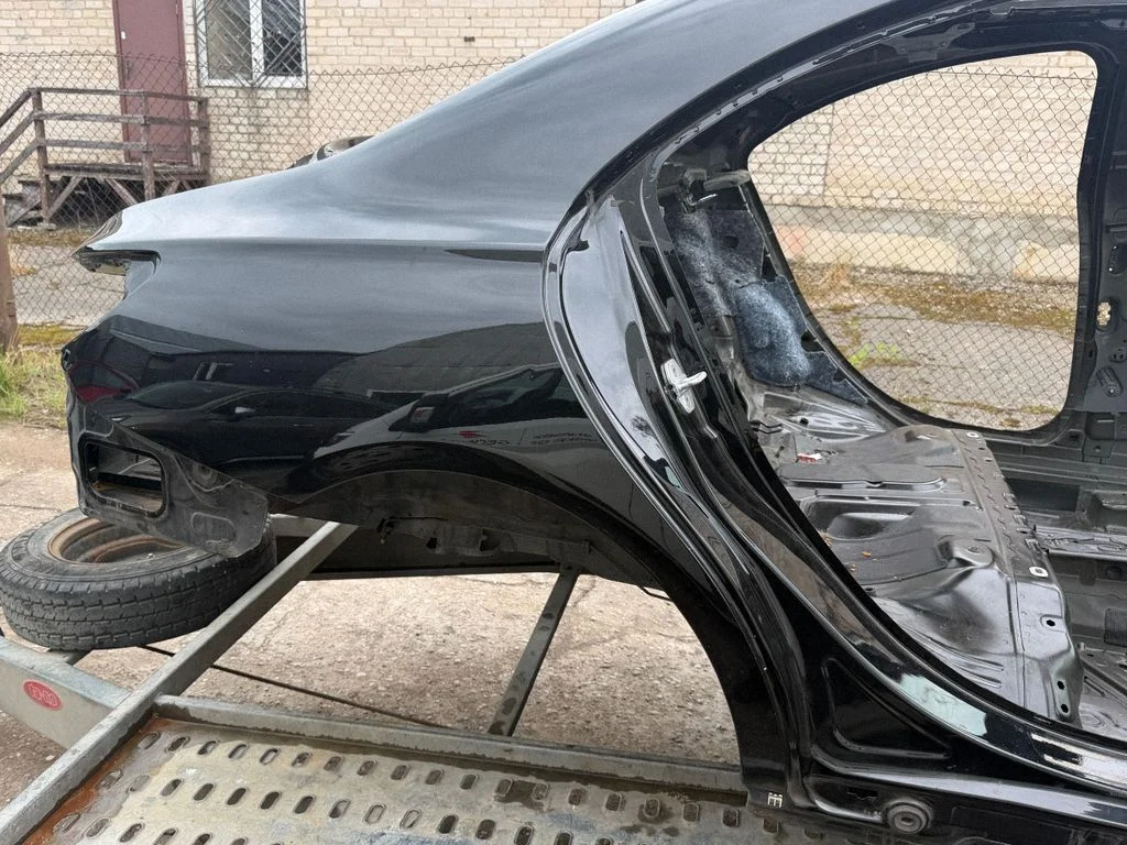 Rear quarter panel – rear right